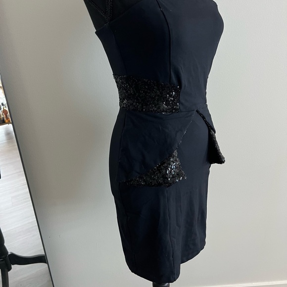 BEBE dress with peplum sequins - Picture 3 of 4